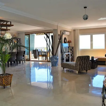 2-bedroom Isabella Appartement Fuengirola
